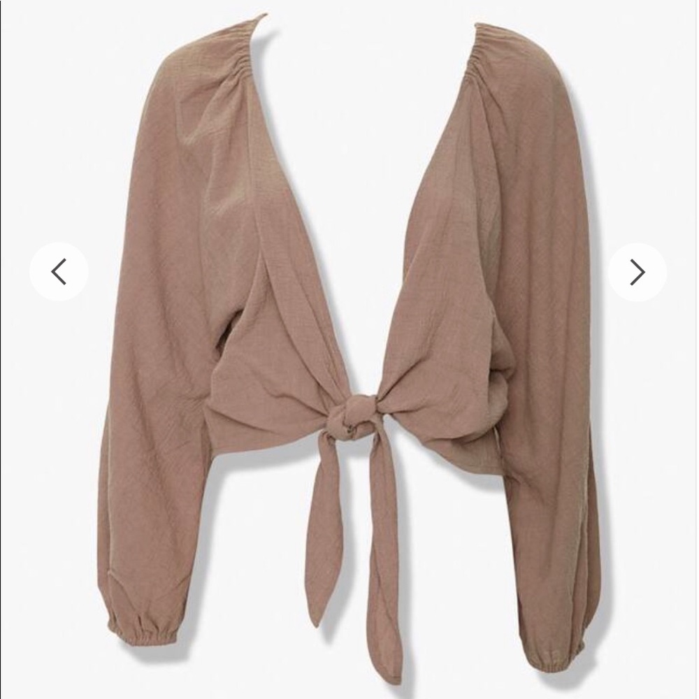 Front tie top